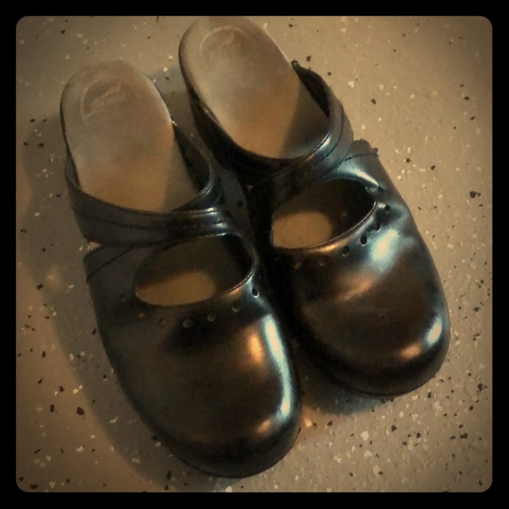 Dansko clog nurses shoes